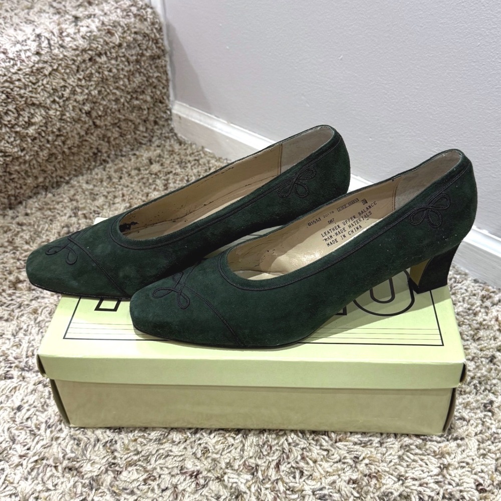 Mezzo Vintage Forest Green Suede Embroidered Kitten Heel‎ Pumps Womens 8.5M